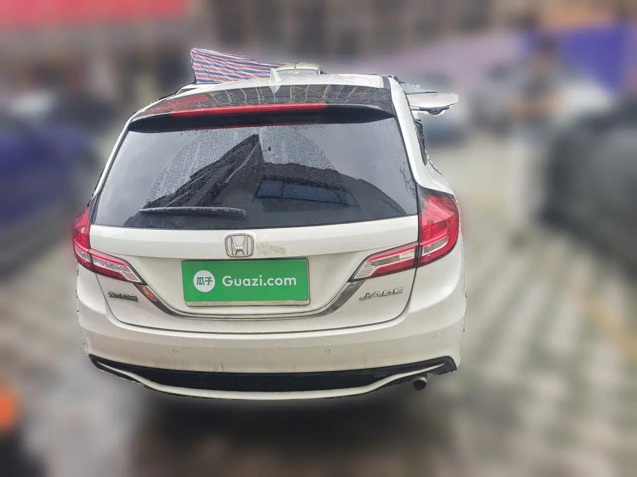 Honda Jade 2017 1.8L automatic Comfort version 5 seats — миниатюра 5