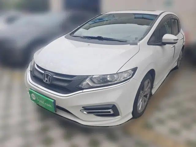 Honda Jade 2017 1.8L automatic Comfort version 5 seats