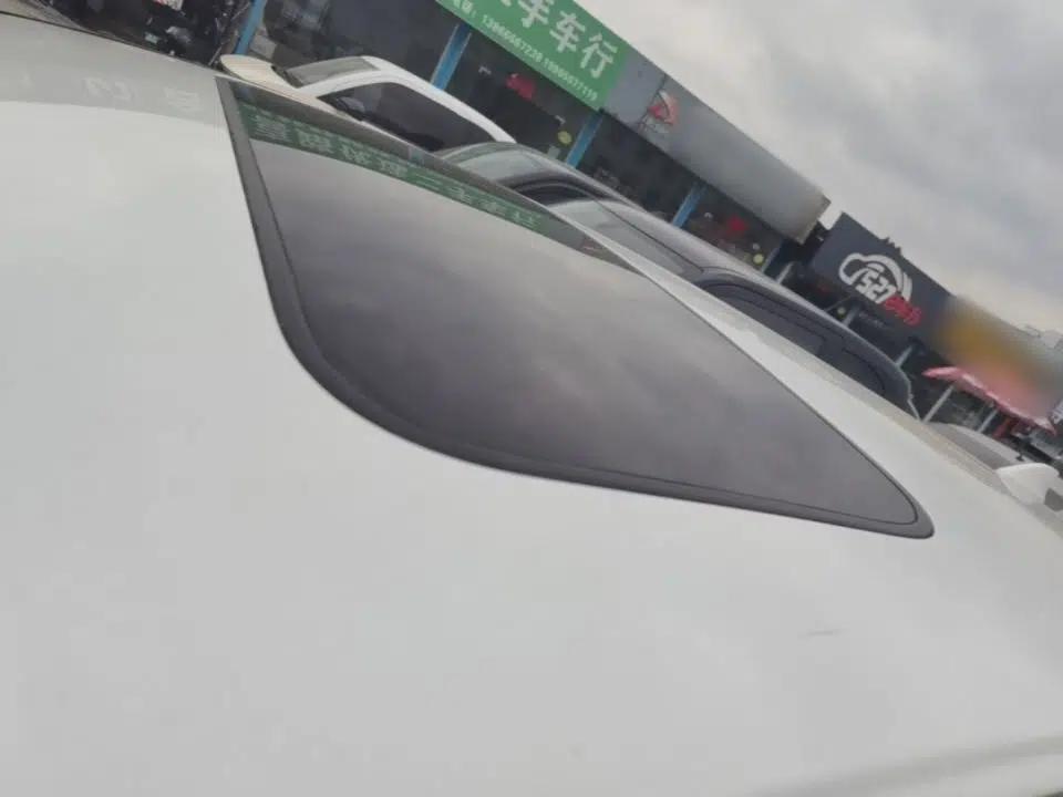 Honda Jade 2017 1.8L automatic Comfort version 5 seats — миниатюра 11