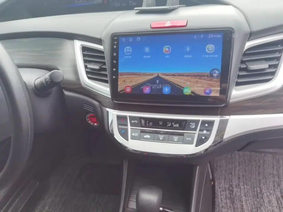 Honda Jade 2017 1.8L automatic Comfort version 5 seats — миниатюра 15