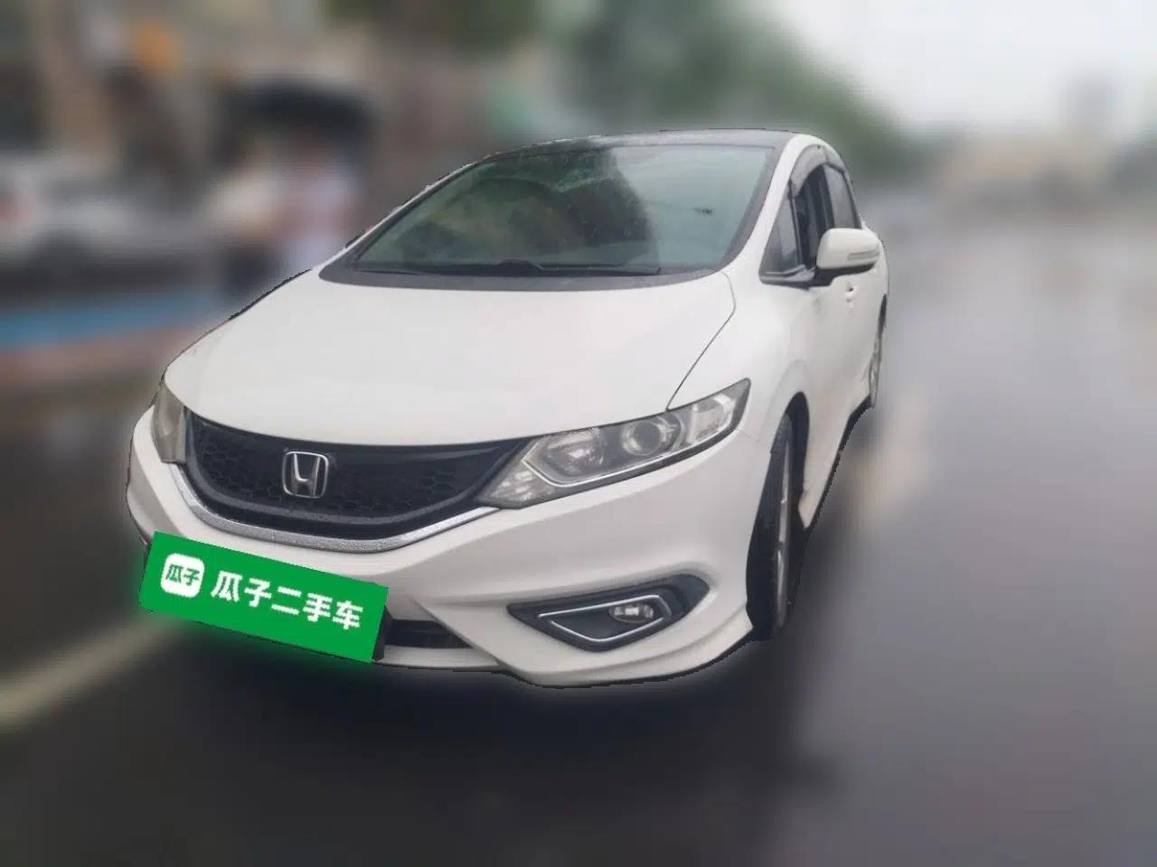 Honda Jade 2014 1.8L Automatic Comfort Elite Version 5 Seats — миниатюра 1