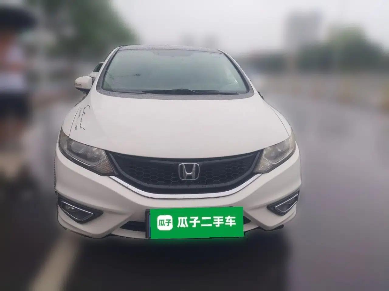 Honda Jade 2014 1.8L Automatic Comfort Elite Version 5 Seats — миниатюра 2