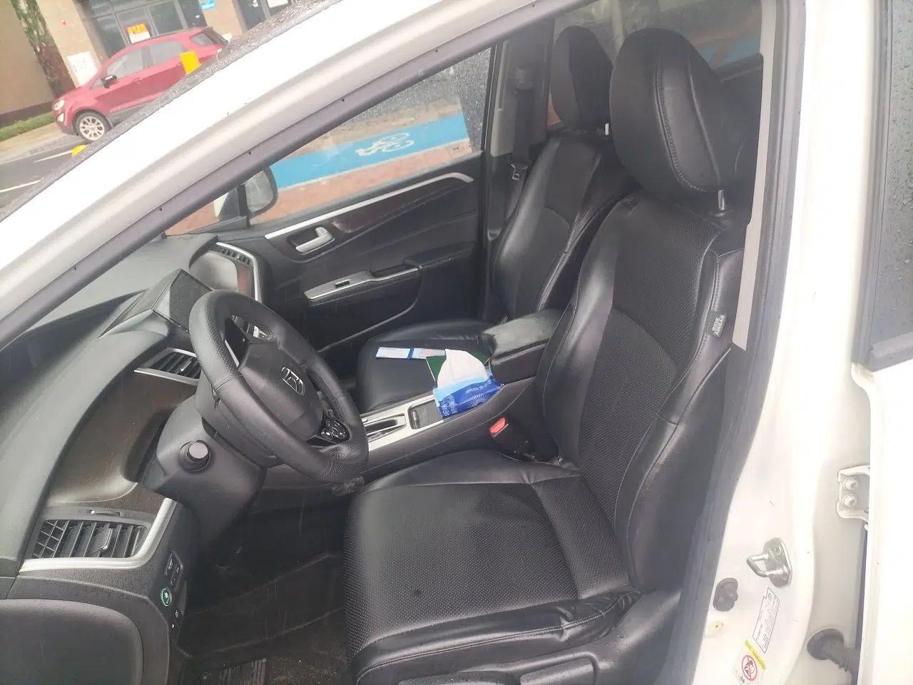 Honda Jade 2014 1.8L Automatic Comfort Elite Version 5 Seats — миниатюра 16