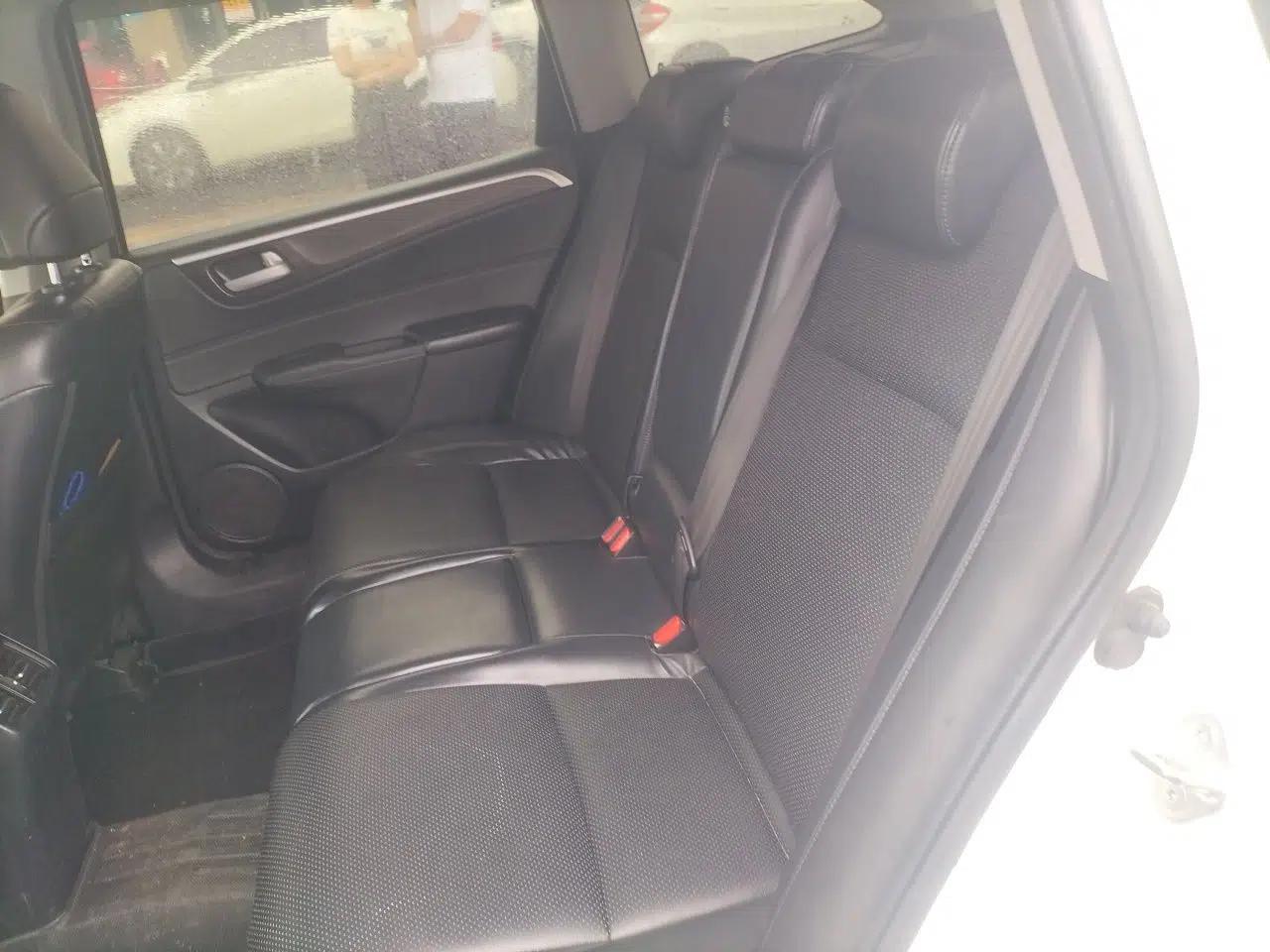 Honda Jade 2014 1.8L Automatic Comfort Elite Version 5 Seats — миниатюра 18