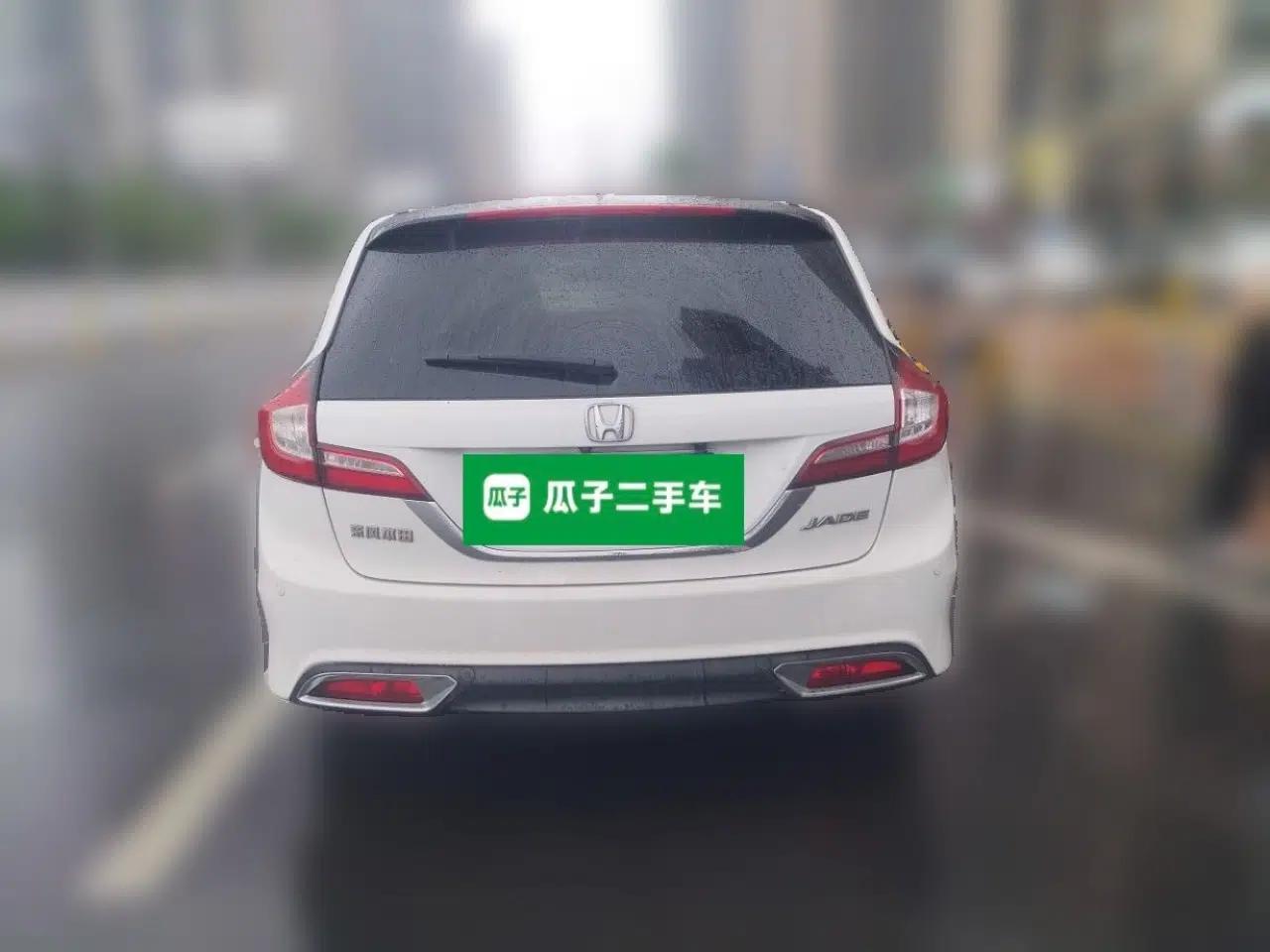 Honda Jade 2014 1.8L Automatic Comfort Elite Version 5 Seats — миниатюра 5