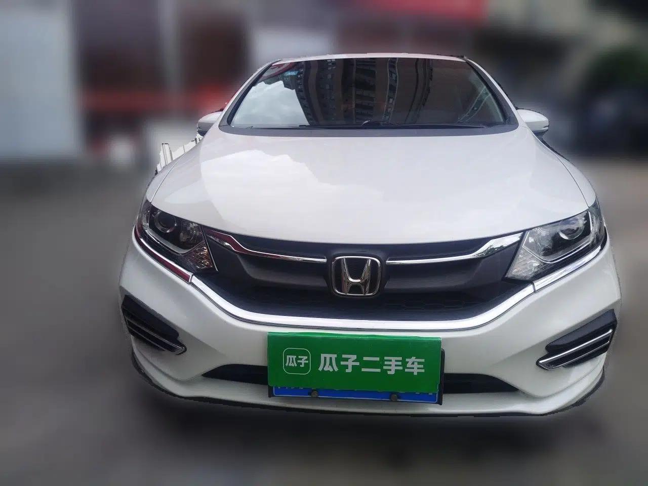 Honda Jade 2017 1.8L automatic Comfort version 5 seats — миниатюра 2