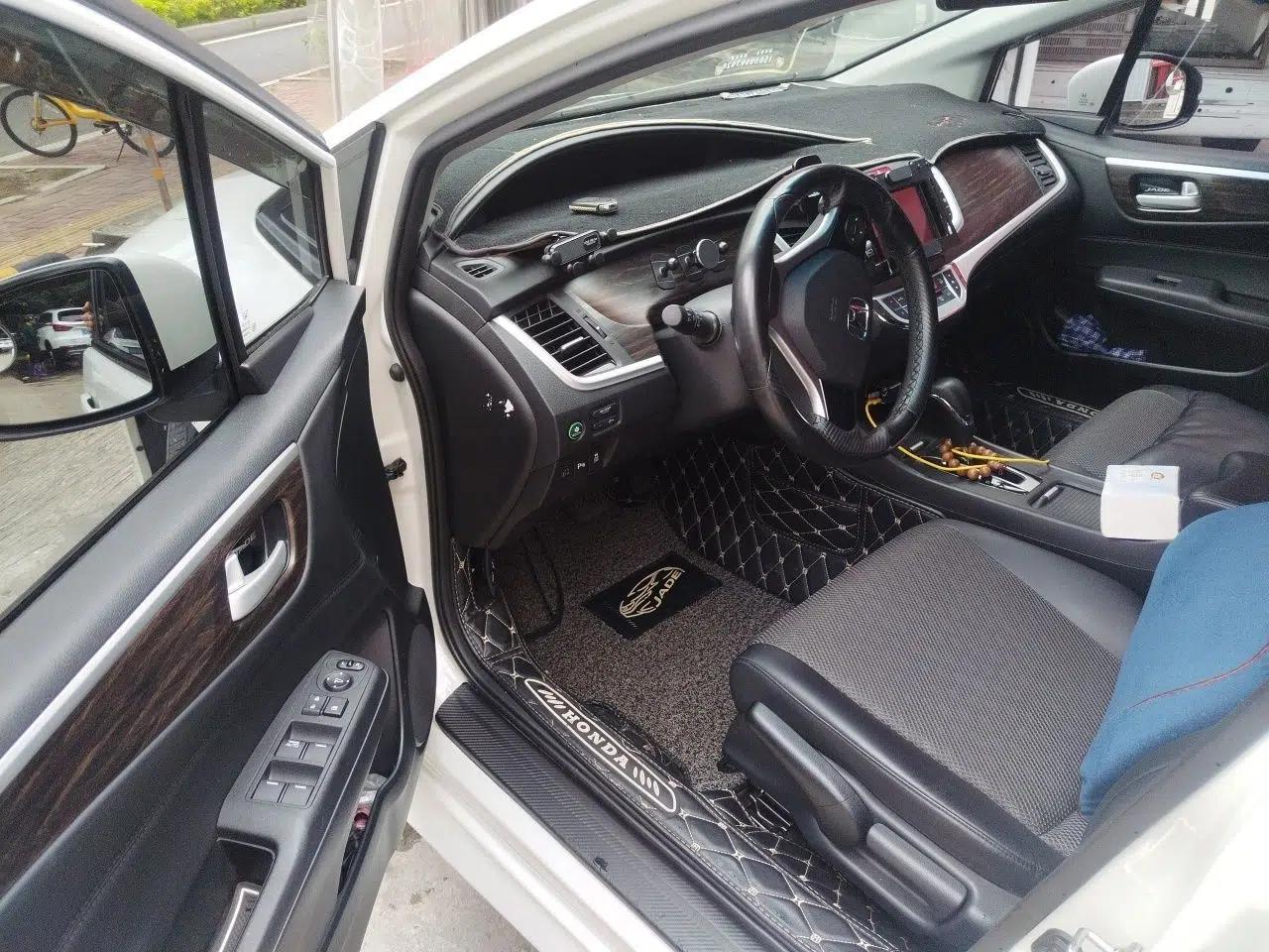 Honda Jade 2017 1.8L automatic Comfort version 5 seats — миниатюра 17
