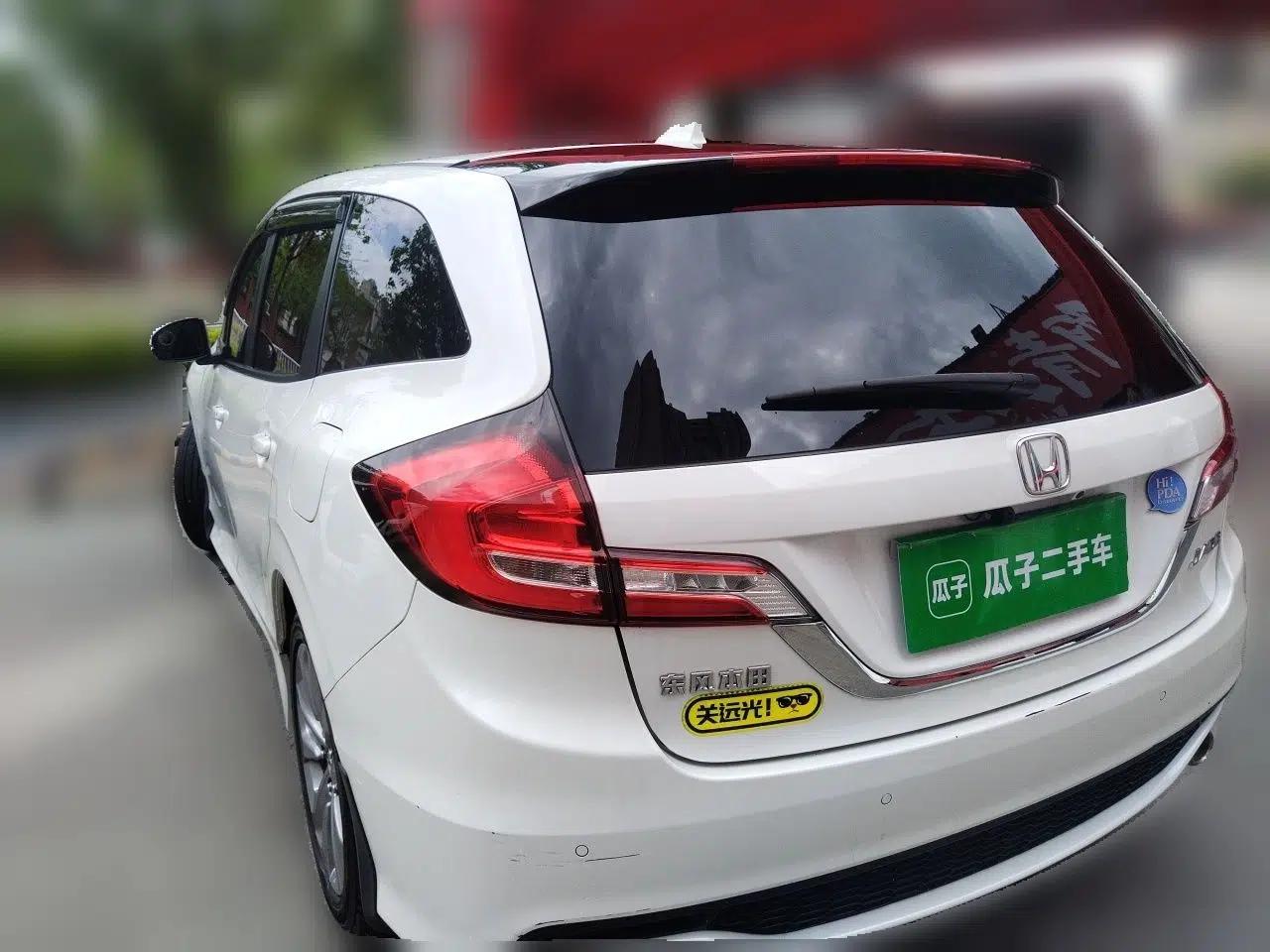 Honda Jade 2017 1.8L automatic Comfort version 5 seats — миниатюра 4
