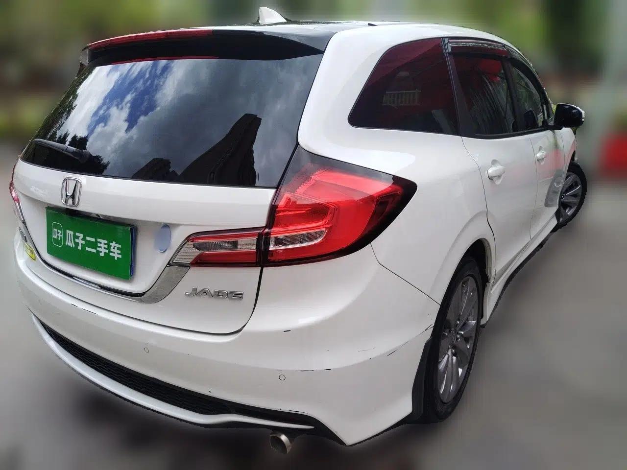 Honda Jade 2017 1.8L automatic Comfort version 5 seats — миниатюра 6