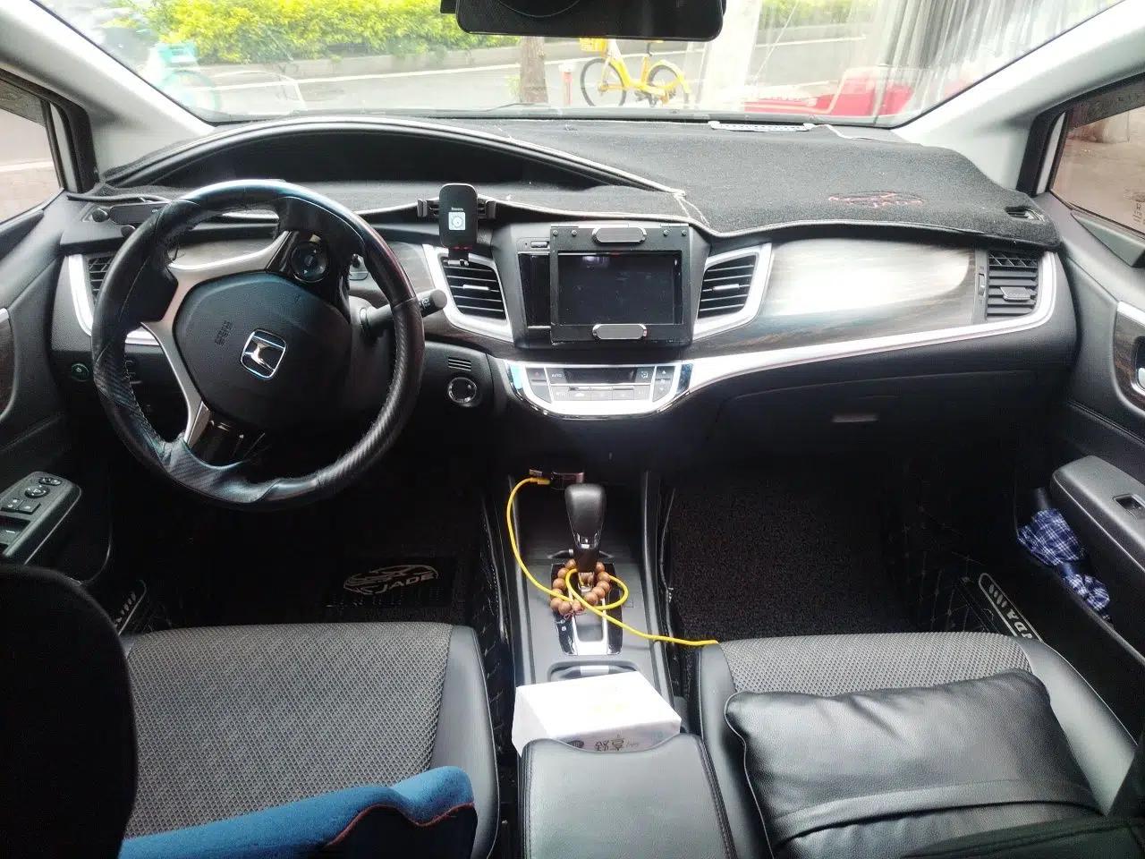 Honda Jade 2017 1.8L automatic Comfort version 5 seats — миниатюра 10