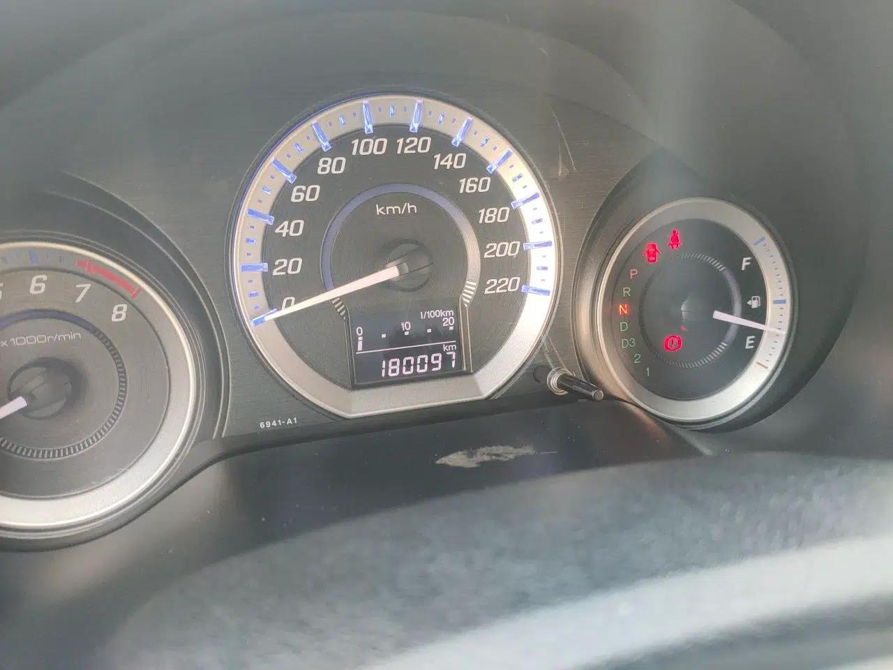 Honda City Classic 2012 1.5L Automatic Elite Edition — миниатюра 13