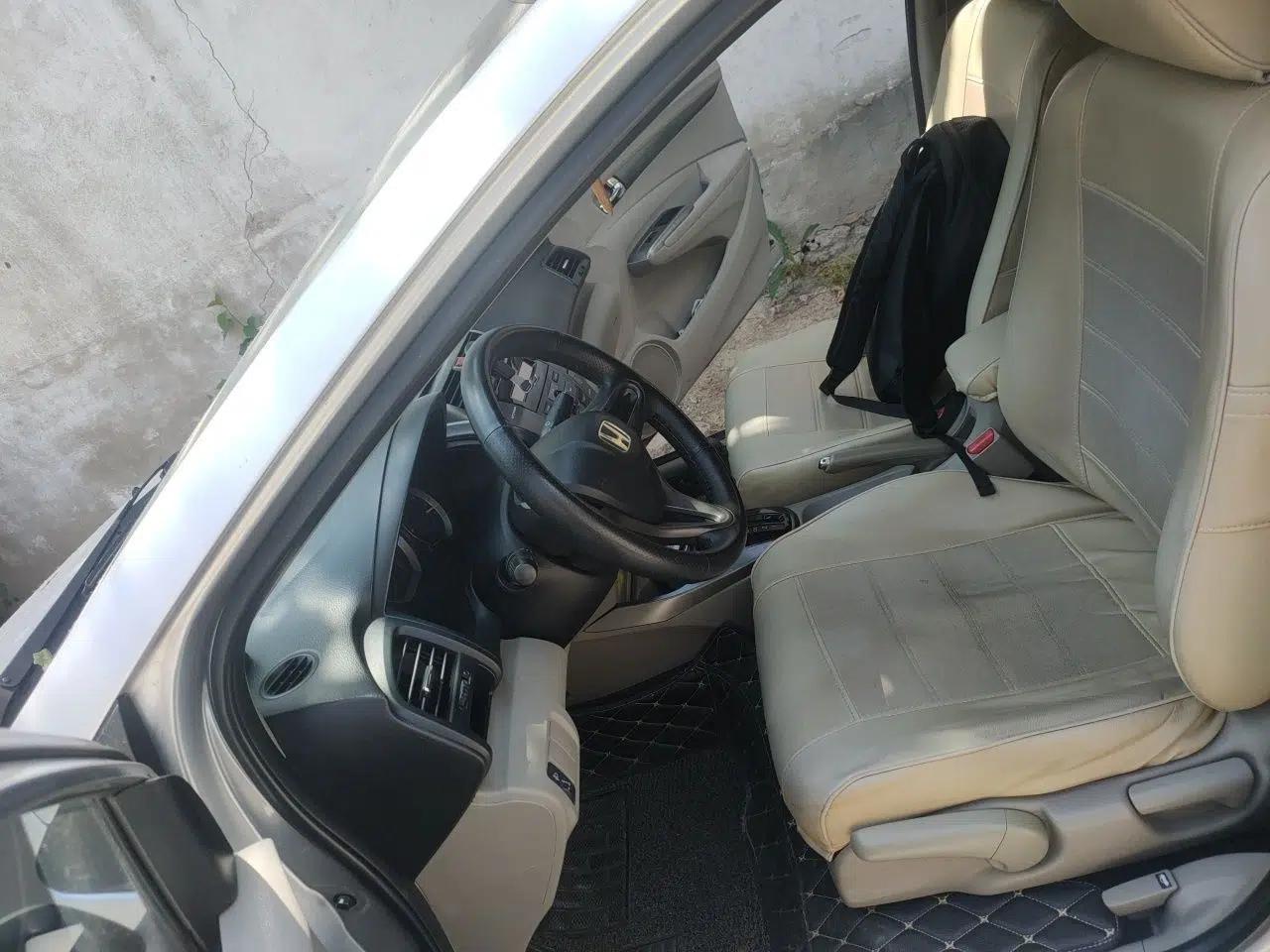 Honda City Classic 2012 1.5L Automatic Elite Edition — миниатюра 16