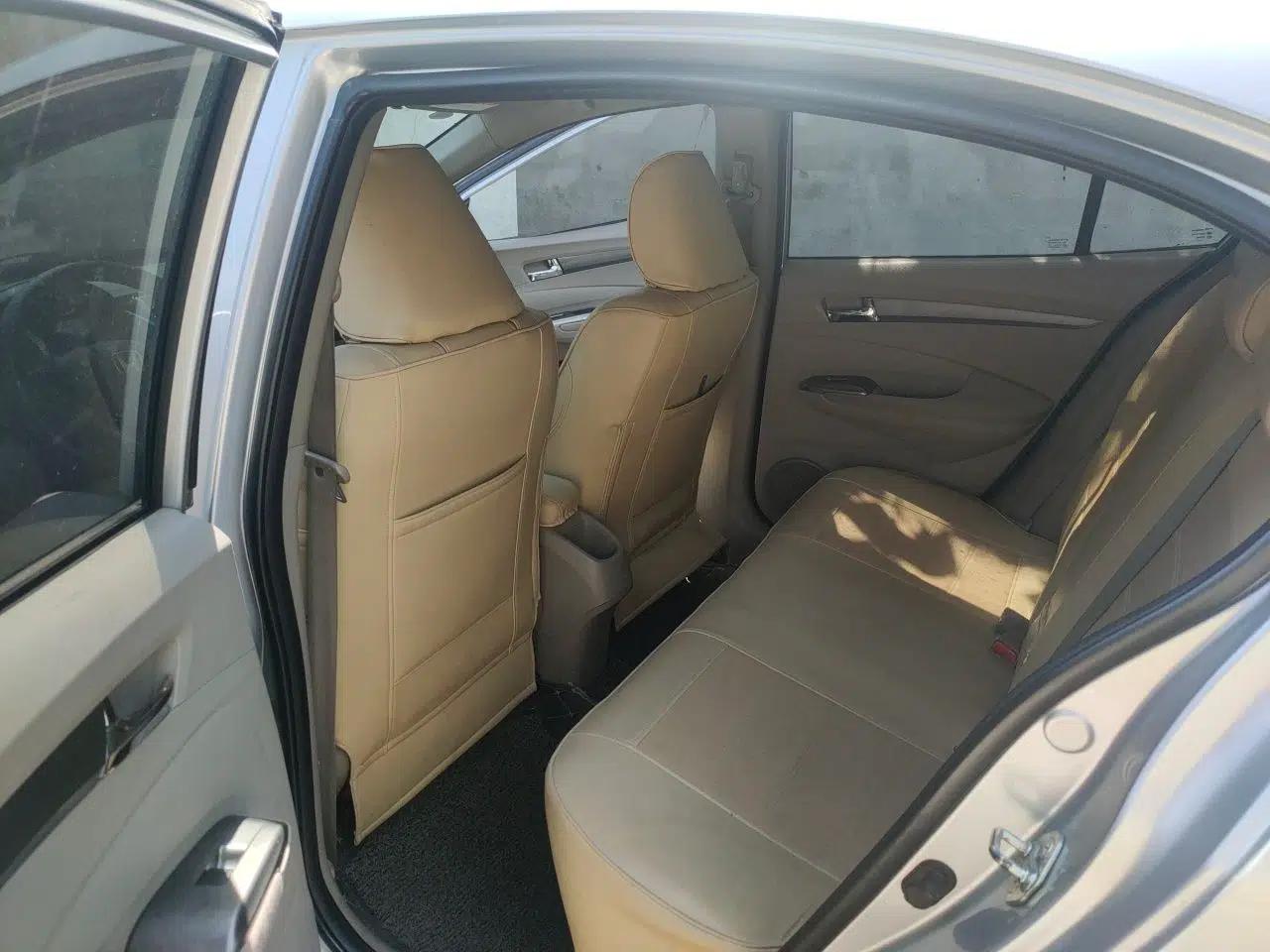 Honda City Classic 2012 1.5L Automatic Elite Edition — миниатюра 18