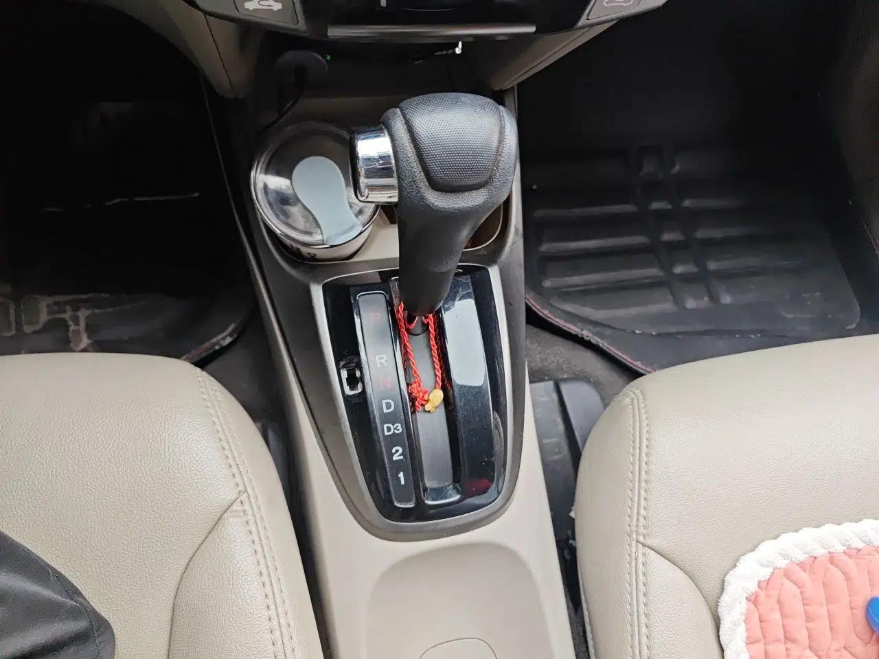 Honda City Classic 2012 1.5L Automatic Elite Edition — миниатюра 15