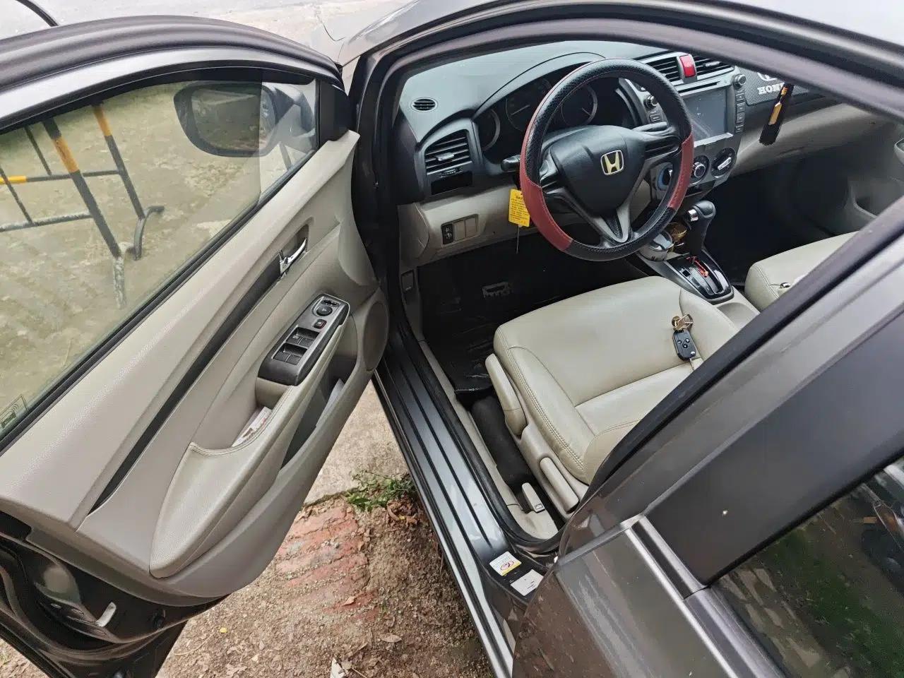 Honda City Classic 2012 1.5L Automatic Elite Edition — миниатюра 17