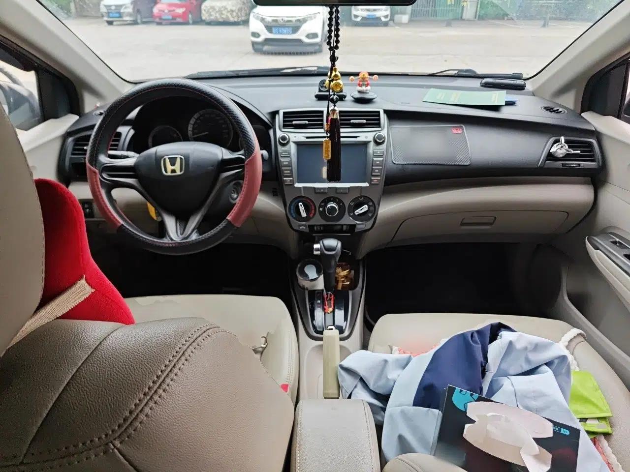 Honda City Classic 2012 1.5L Automatic Elite Edition — миниатюра 10
