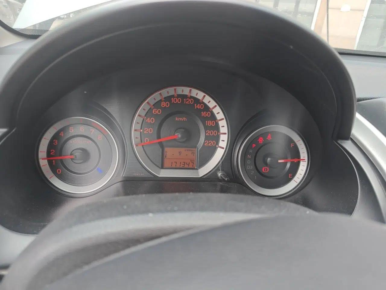 Honda City Classic 2011 1.5L Automatic Elite Edition — миниатюра 12