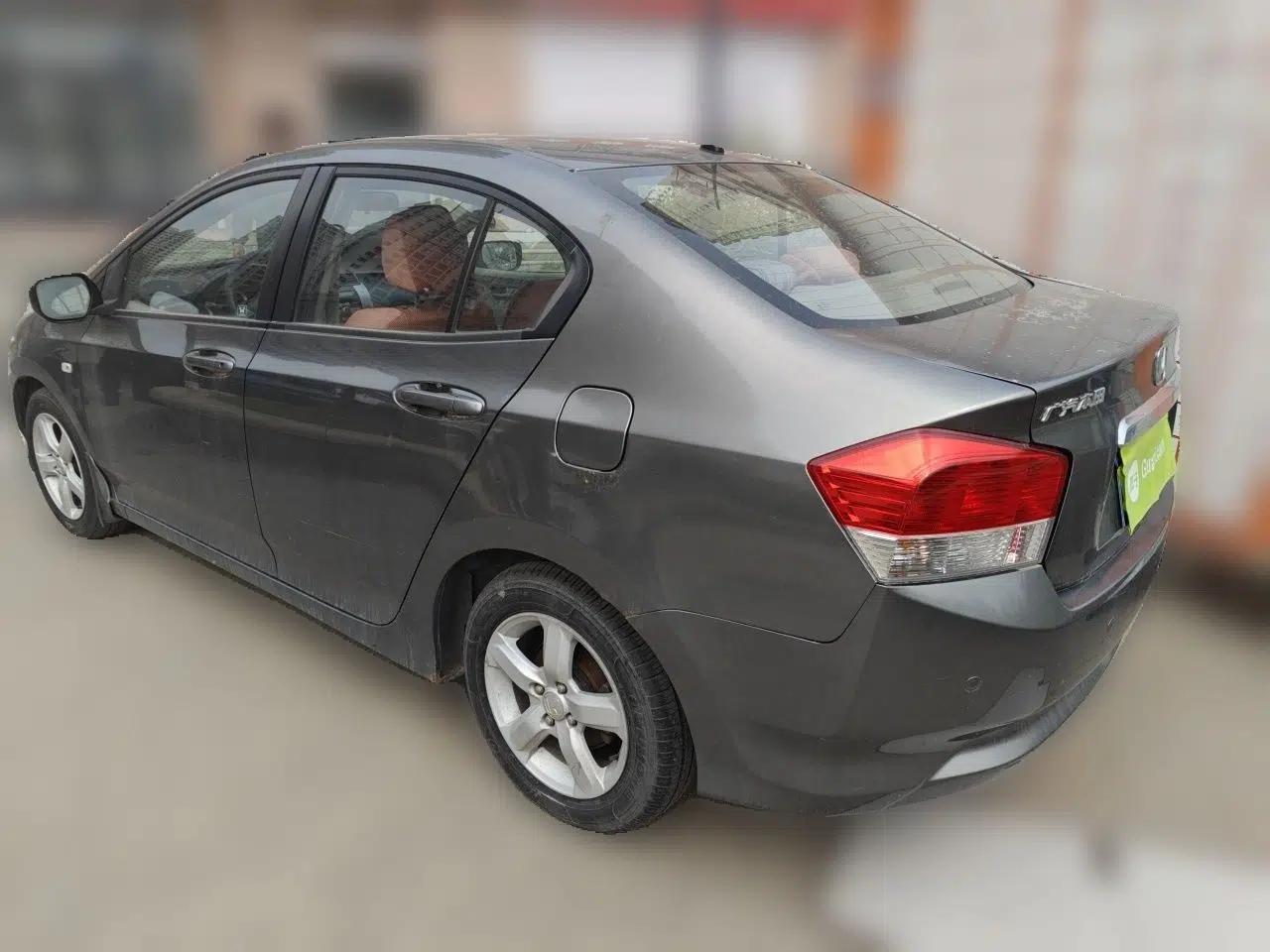 Honda City Classic 2011 1.5L Automatic Elite Edition — миниатюра 4