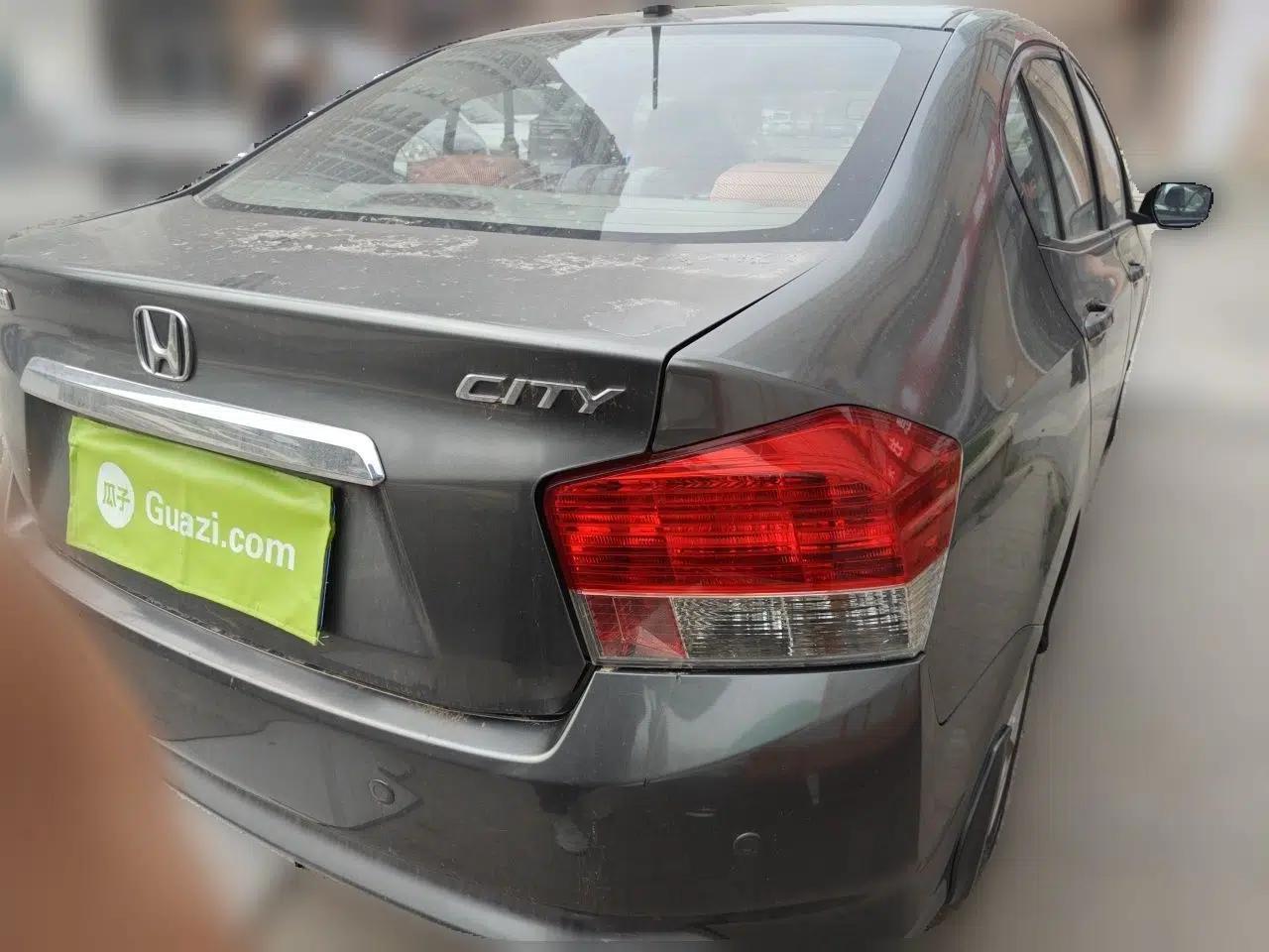 Honda City Classic 2011 1.5L Automatic Elite Edition — миниатюра 6