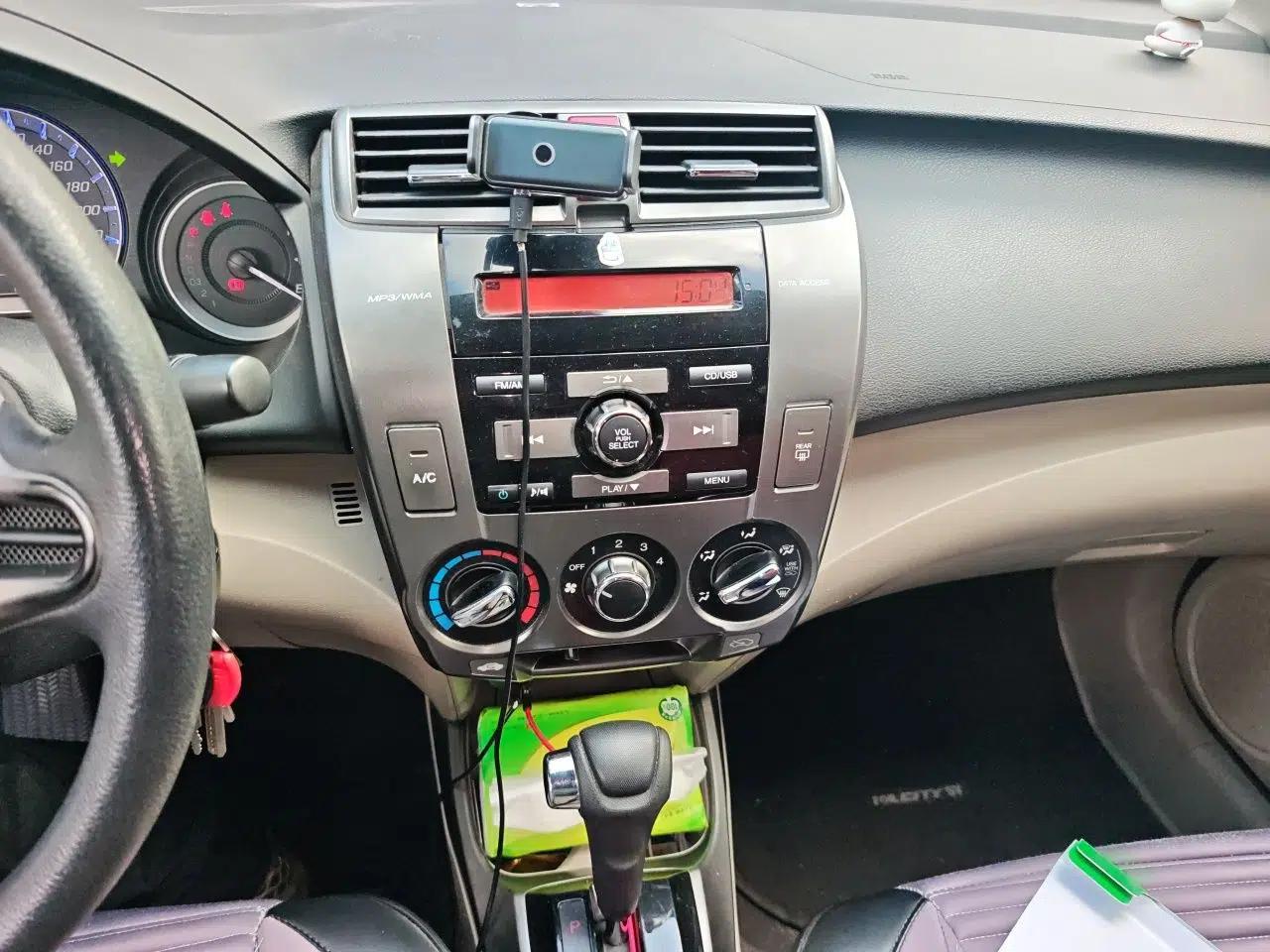 Honda City Classic 2012 1.5L Automatic Elite Edition — миниатюра 14