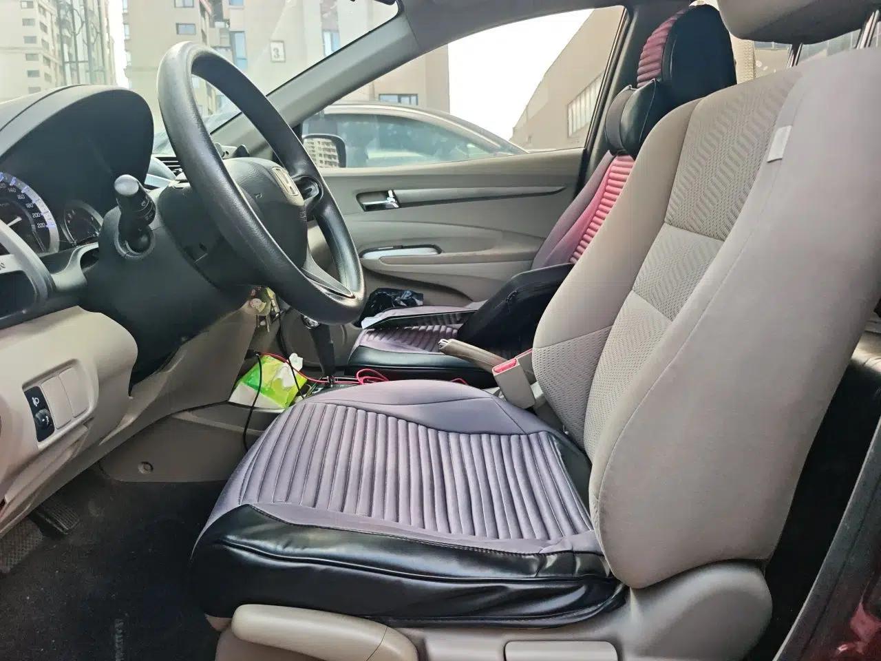 Honda City Classic 2012 1.5L Automatic Elite Edition — миниатюра 16