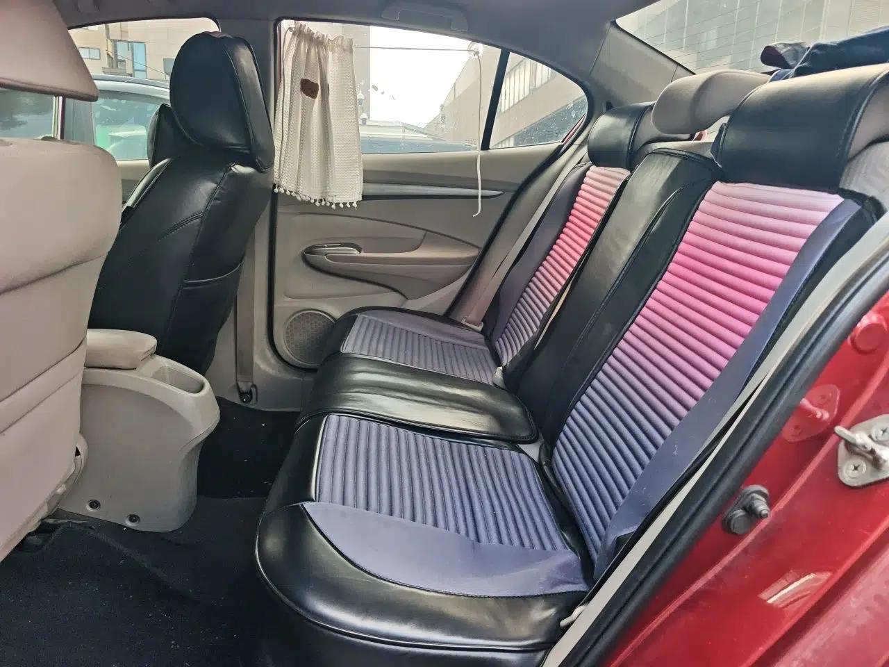 Honda City Classic 2012 1.5L Automatic Elite Edition — миниатюра 18