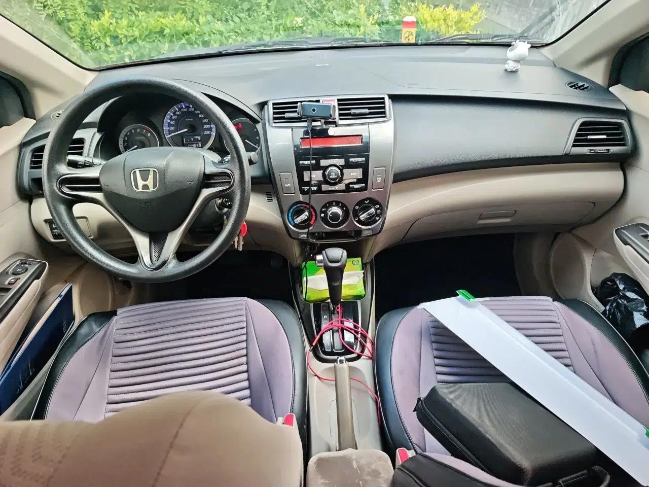 Honda City Classic 2012 1.5L Automatic Elite Edition — миниатюра 10