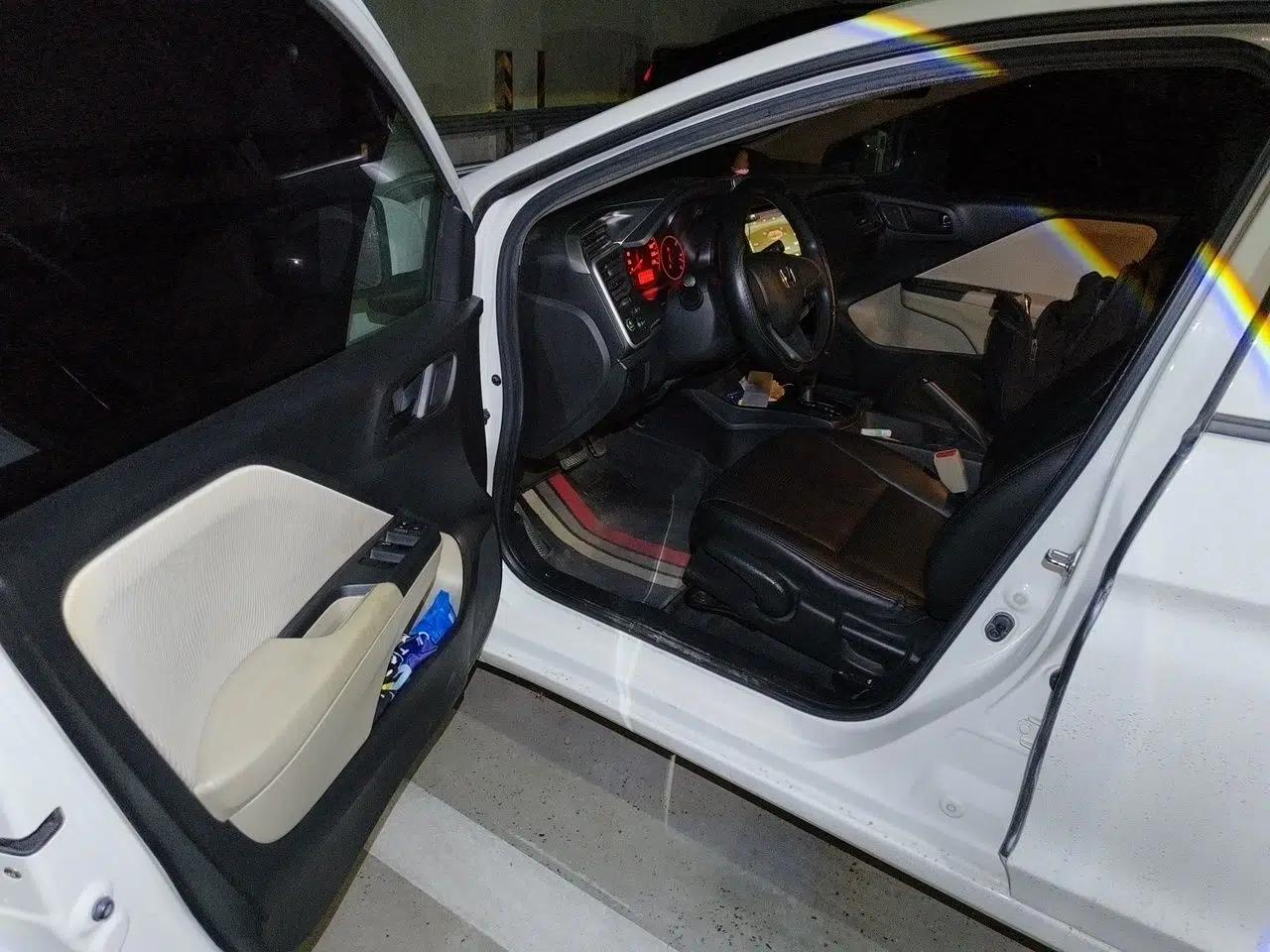 Honda City 2017 1.5L CVT Comfort Version — миниатюра 17