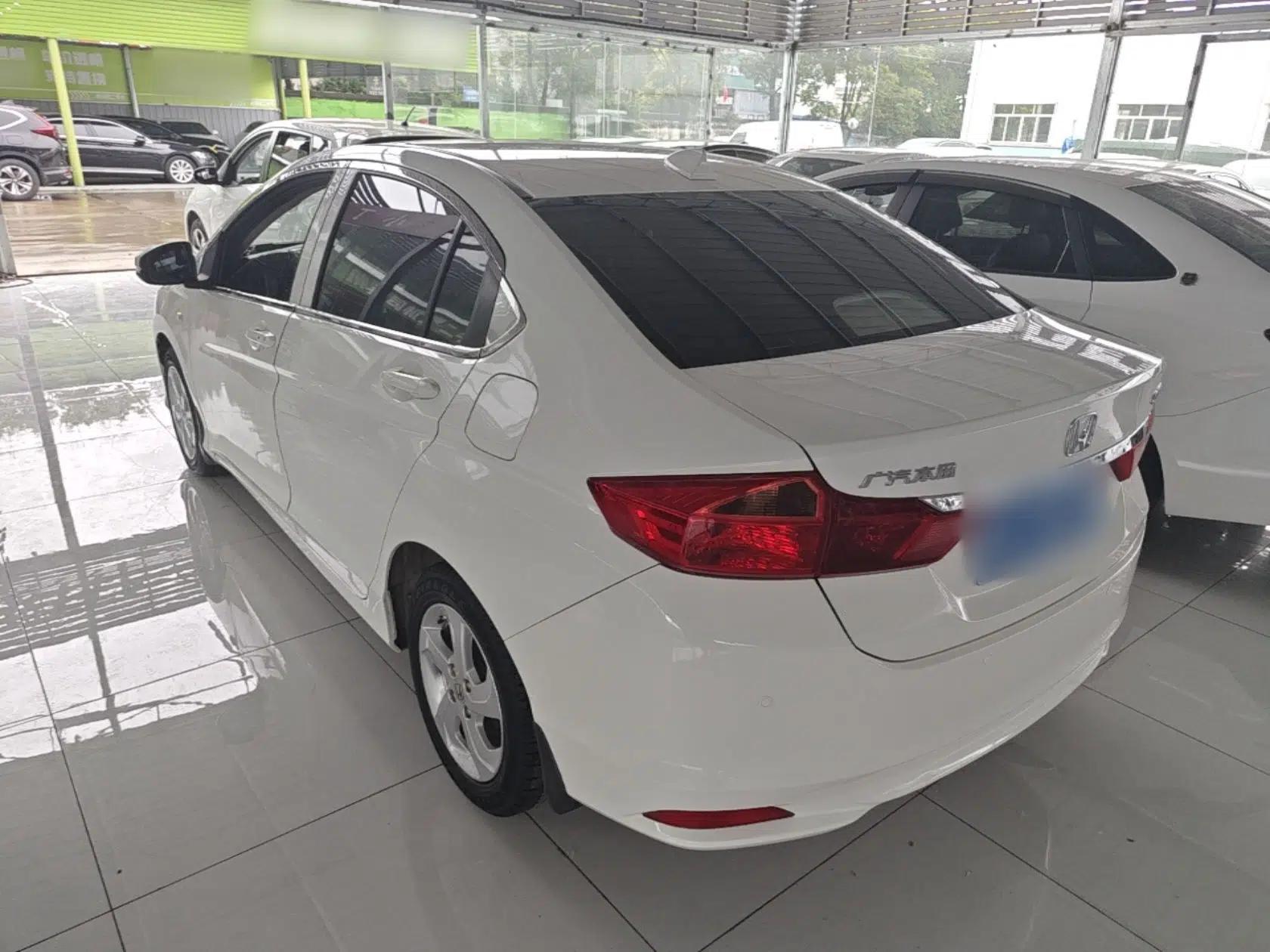 Honda City 2017 1.5L CVT Elite Edition — миниатюра 4