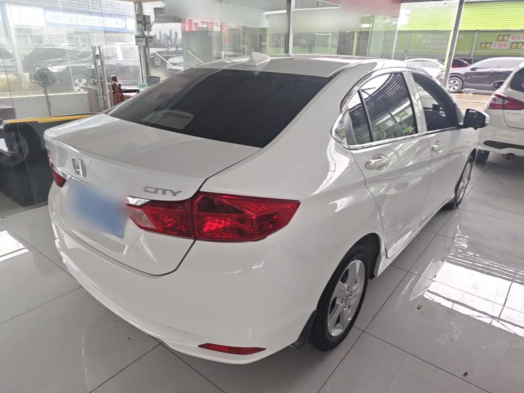 Honda City 2017 1.5L CVT Elite Edition — миниатюра 6