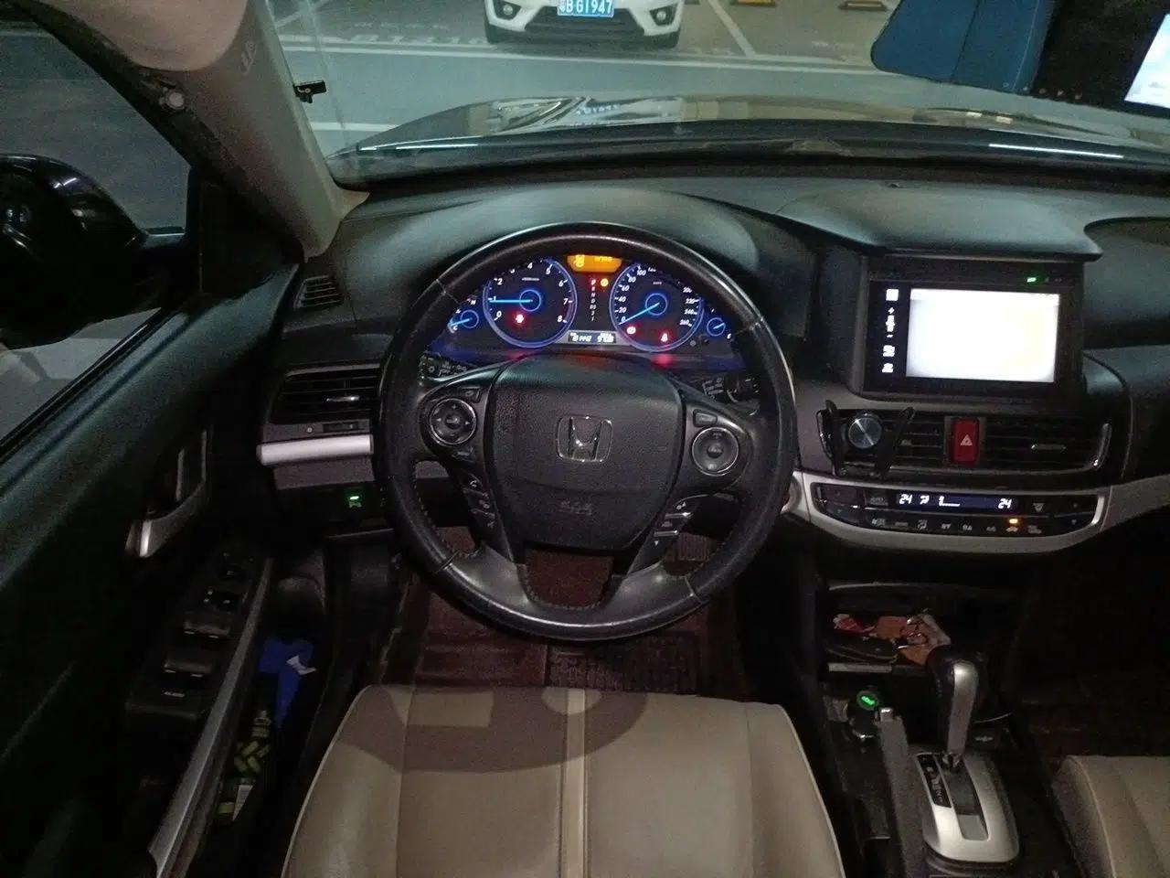 Honda Crosstour 2014 2.4L Luxury Edition — миниатюра 11