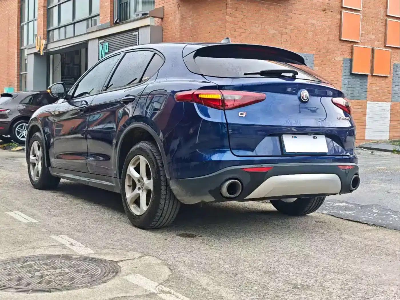 2017 Stelvio 2.0T 200HP Elite Edition — миниатюра 5