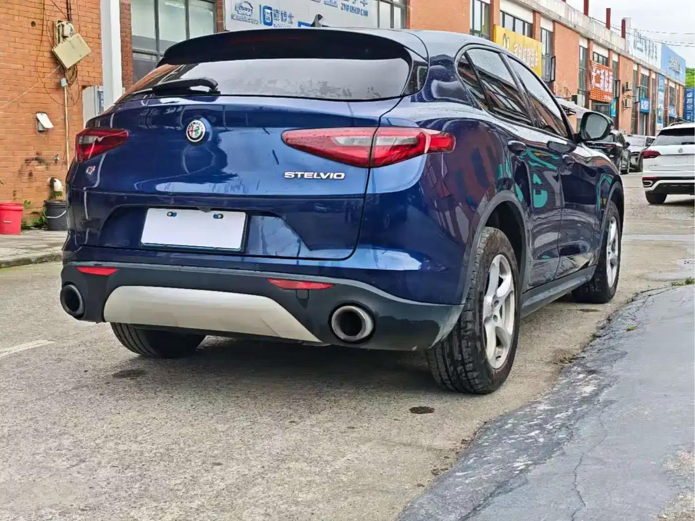 2017 Stelvio 2.0T 200HP Elite Edition — миниатюра 6