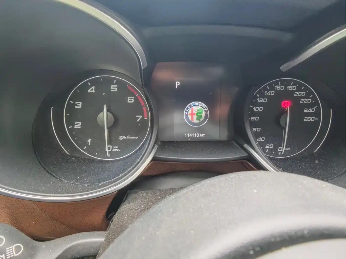 2017 Stelvio 2.0T 200HP Elite Edition — миниатюра 10