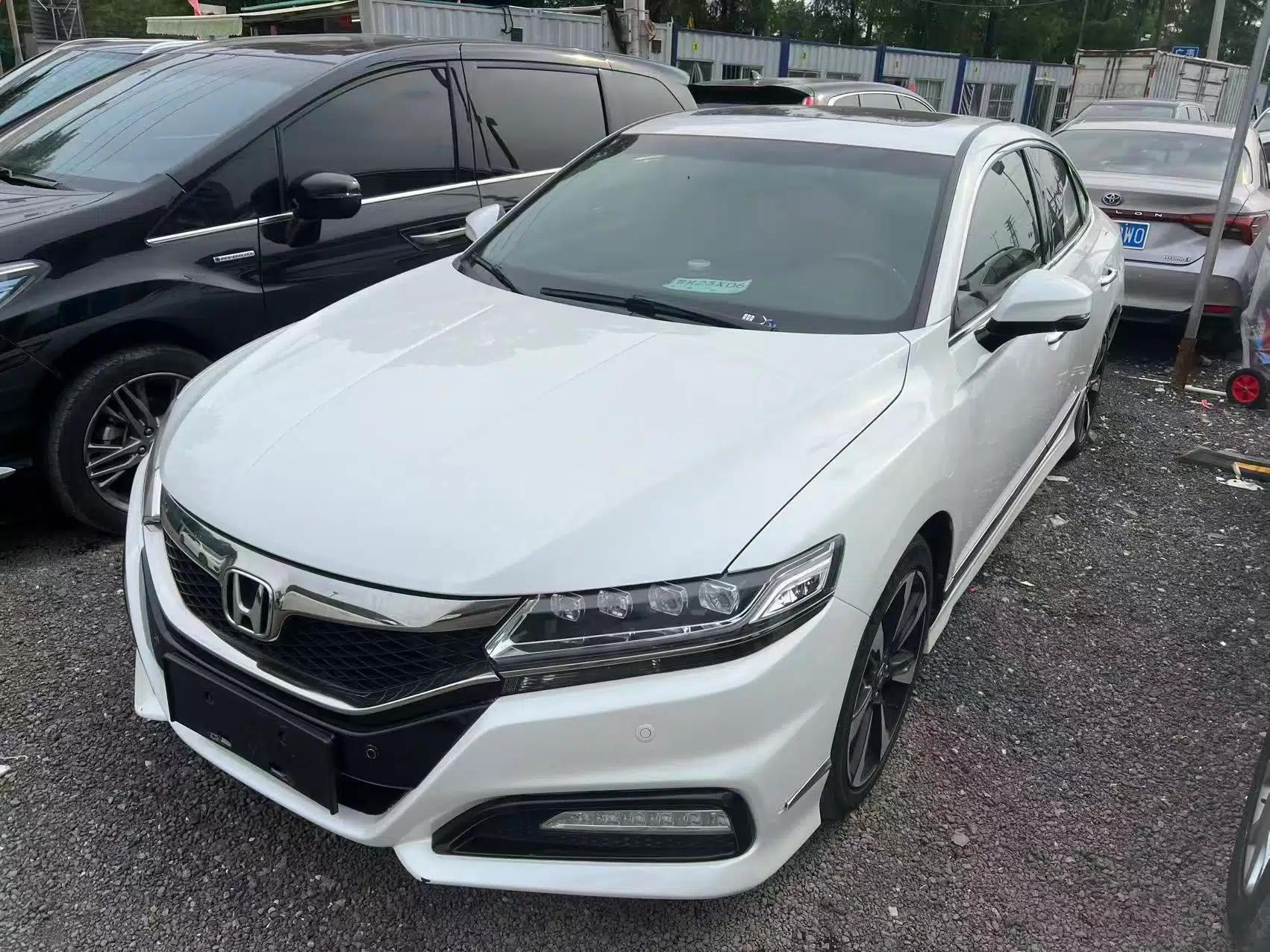 Honda Spirior 2015 2.4L Prestige Edition — миниатюра 1