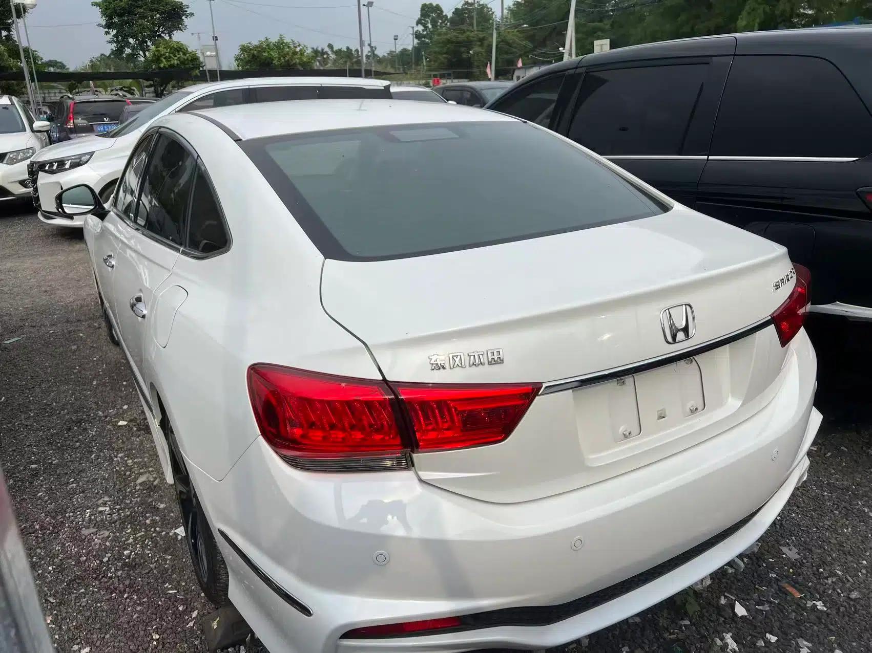 Honda Spirior 2015 2.4L Prestige Edition — миниатюра 4