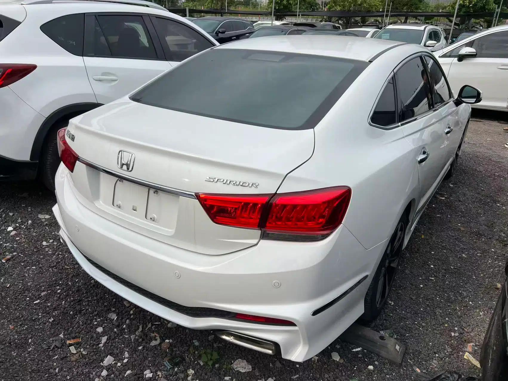Honda Spirior 2015 2.4L Prestige Edition — миниатюра 6