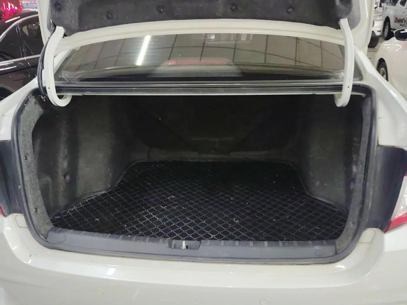 Honda Envix 2019 180TURBO CVT Enjoyment Version China V — миниатюра 18