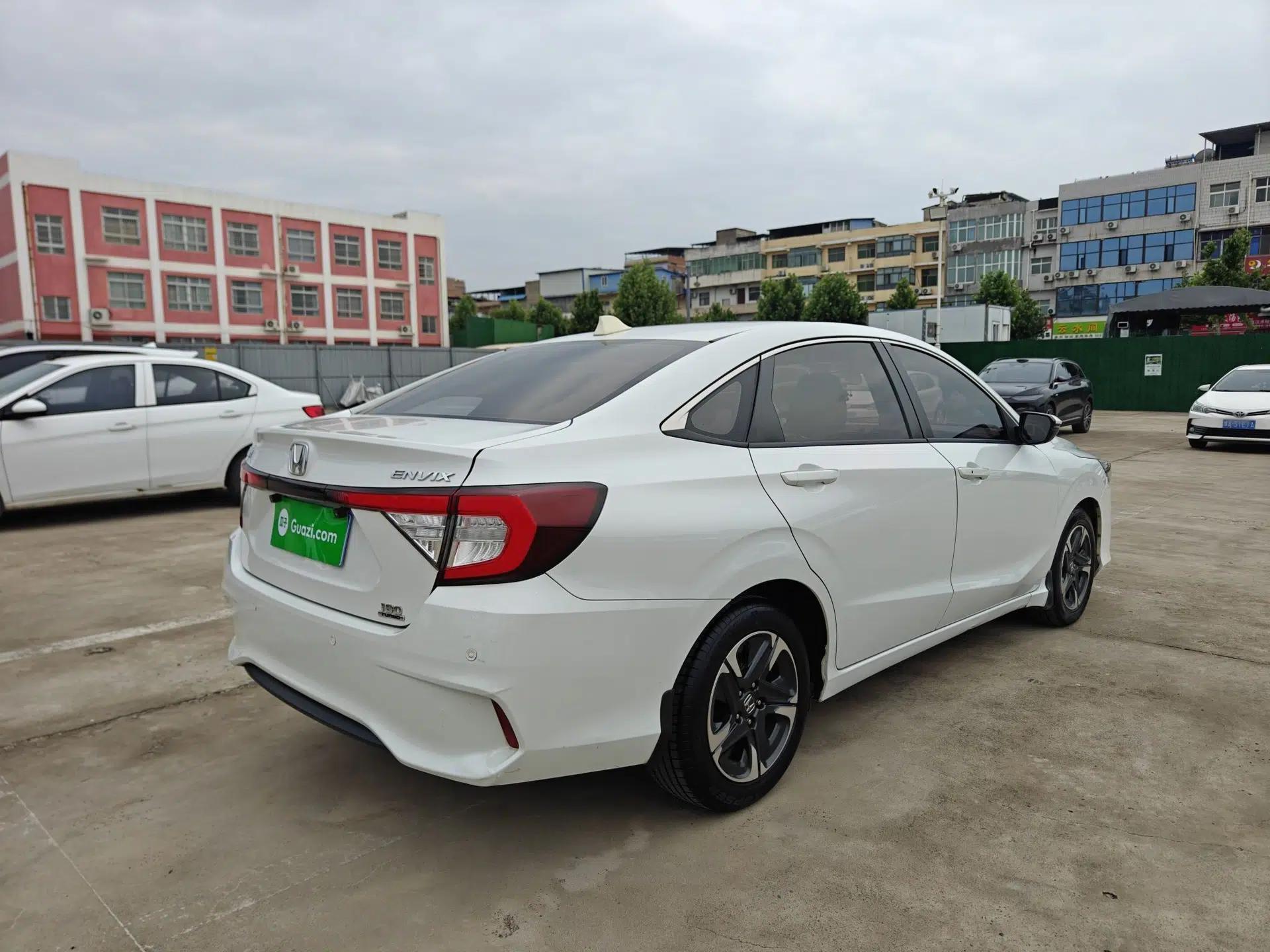 Honda Envix 2019 180TURBO CVT Enjoyment Version China V — миниатюра 10