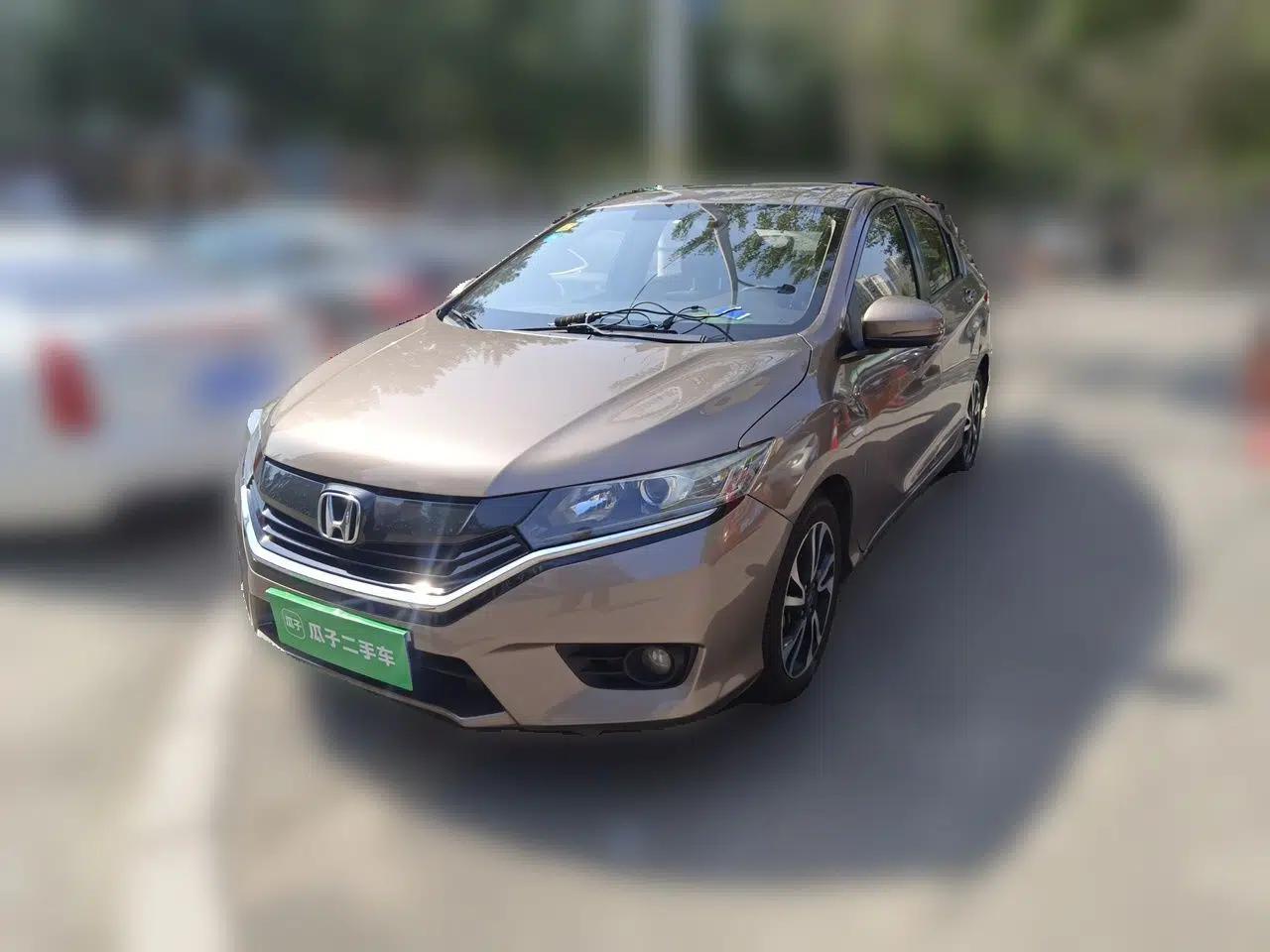 Honda Greiz 2016 1.5L CVT Luxury Edition — миниатюра 1