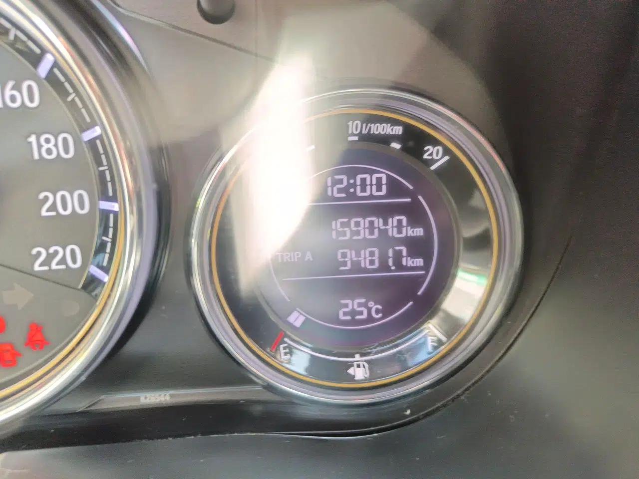 Honda Greiz 2016 1.5L CVT Luxury Edition — миниатюра 13