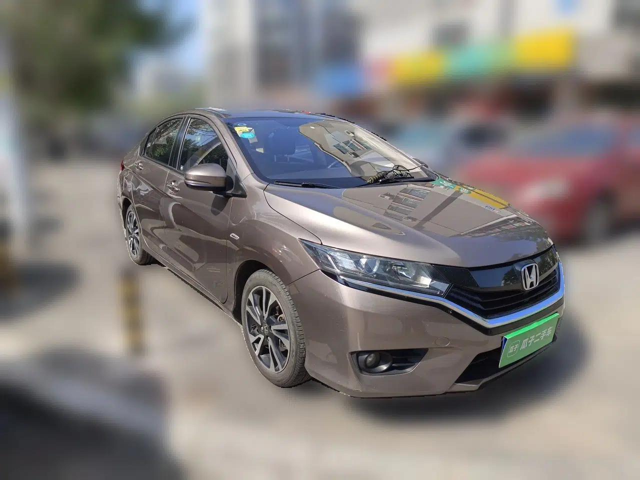 Honda Greiz 2016 1.5L CVT Luxury Edition — миниатюра 3