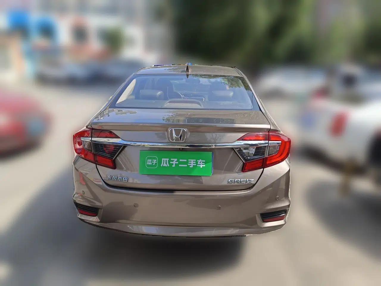 Honda Greiz 2016 1.5L CVT Luxury Edition — миниатюра 5
