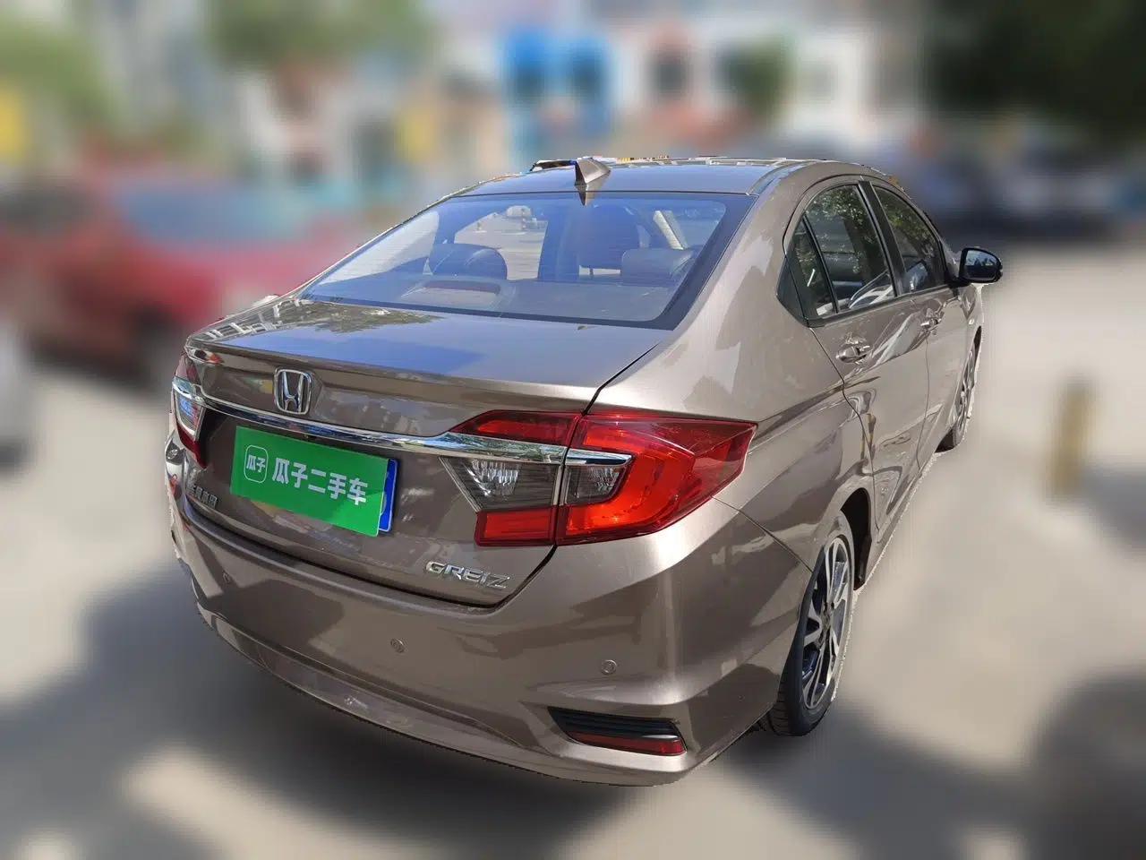 Honda Greiz 2016 1.5L CVT Luxury Edition — миниатюра 6