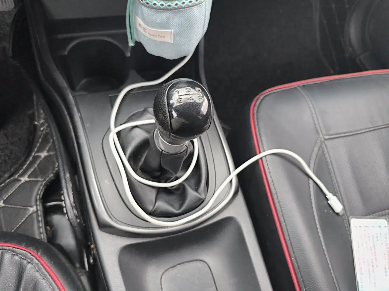 Honda Greiz 2016 1.5L Manual Classic Edition — миниатюра 15