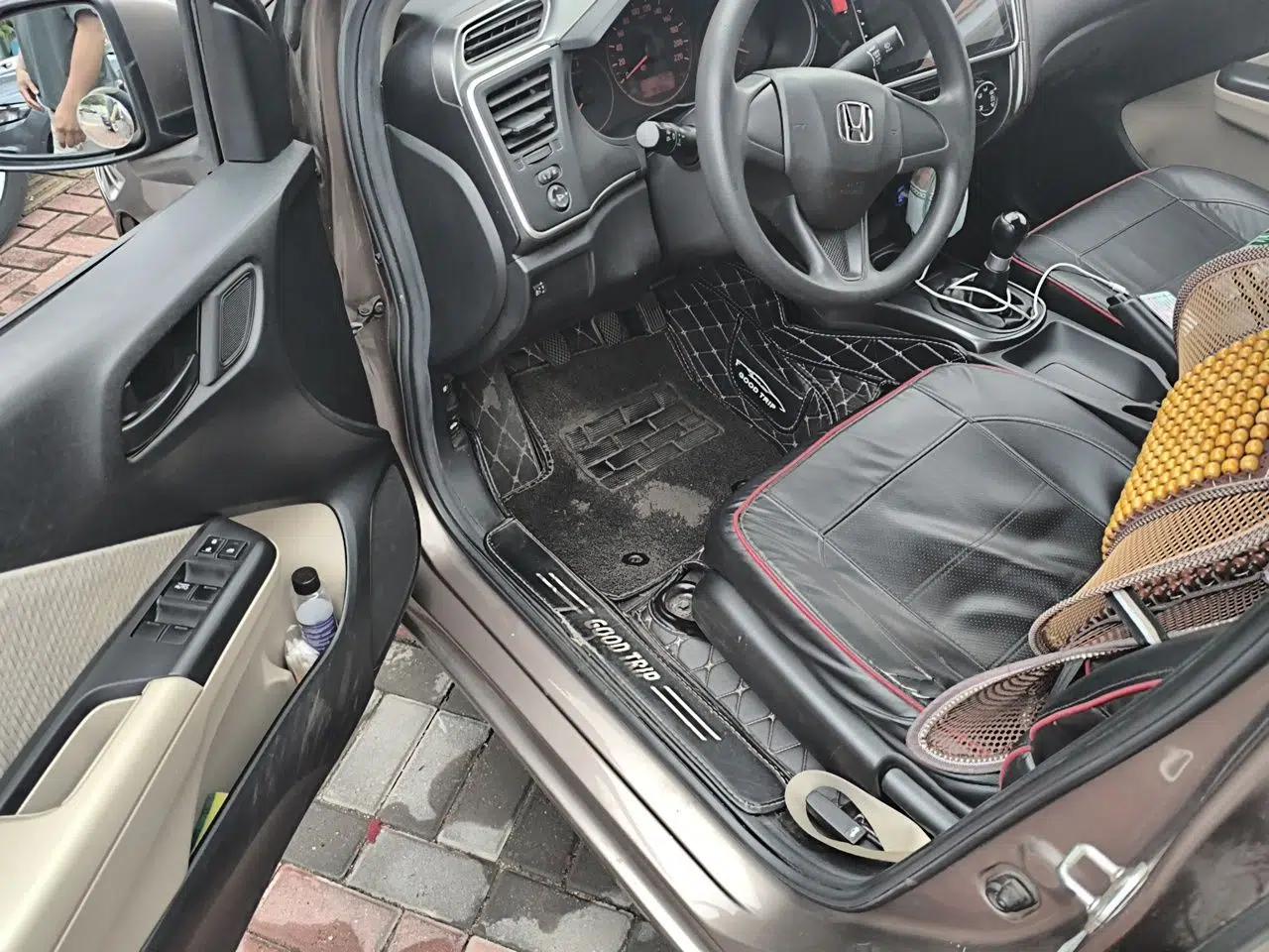 Honda Greiz 2016 1.5L Manual Classic Edition — миниатюра 17