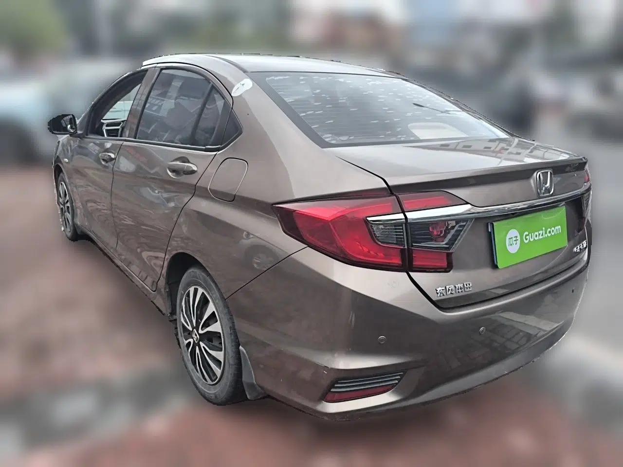 Honda Greiz 2016 1.5L Manual Classic Edition — миниатюра 4