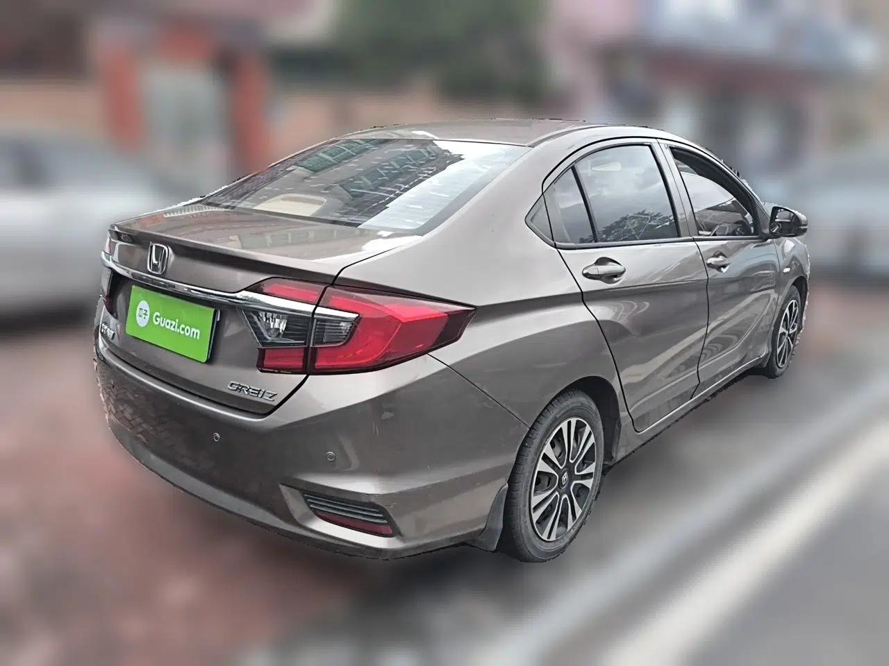 Honda Greiz 2016 1.5L Manual Classic Edition — миниатюра 6