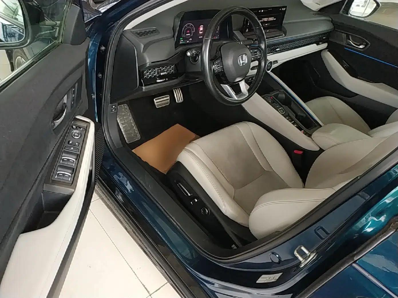 Honda Accord New Energy 2023 2.0L ePHEV Flagship Edition — миниатюра 18