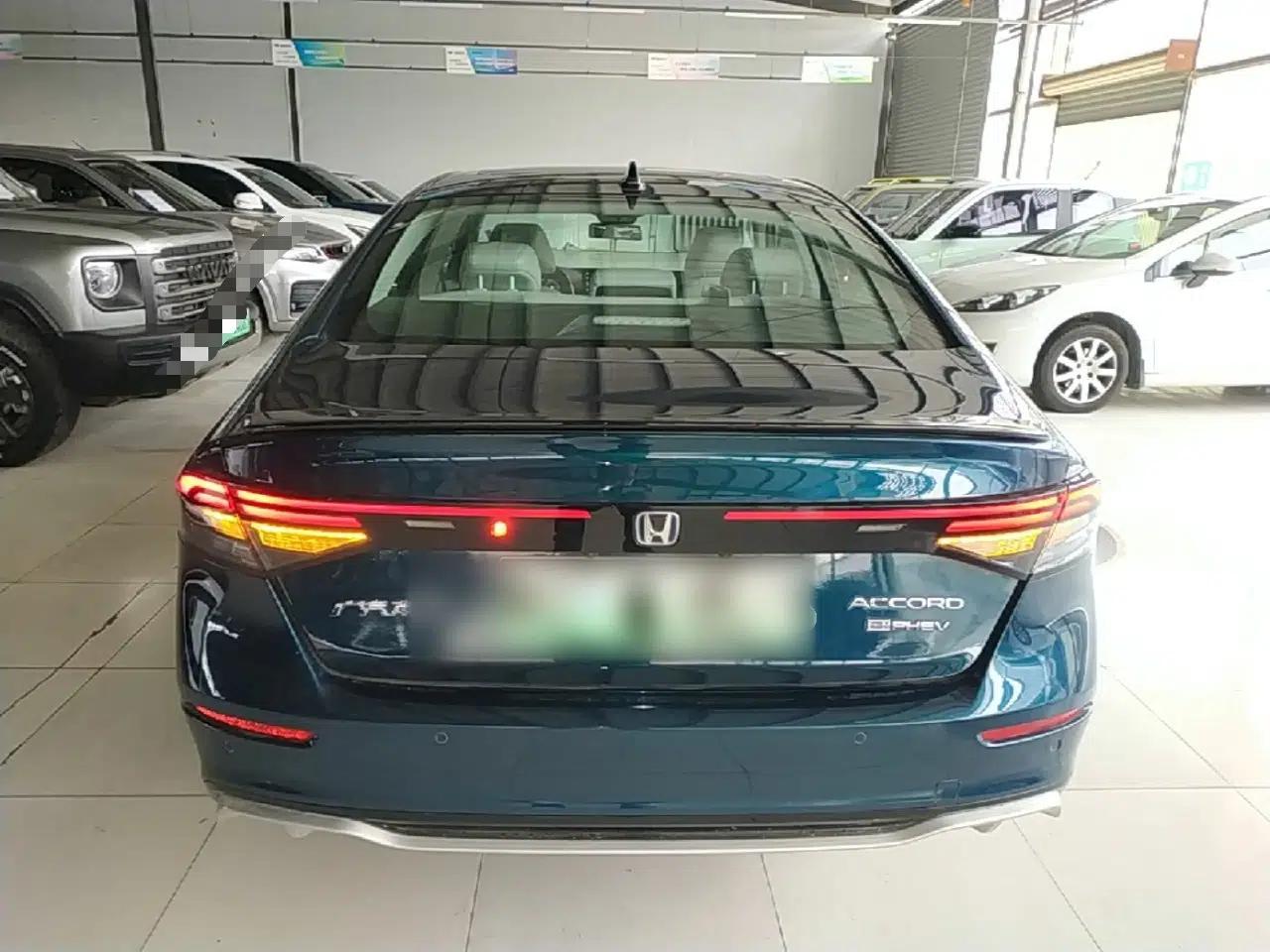 Honda Accord New Energy 2023 2.0L ePHEV Flagship Edition — миниатюра 3